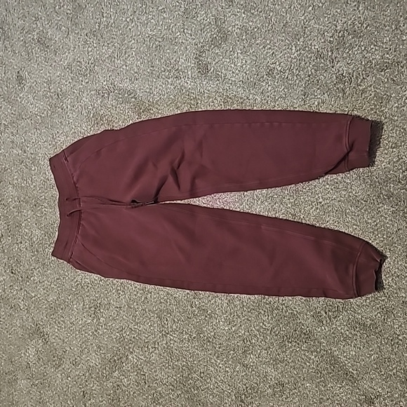 Lululemon Scuba High-Rise Jogger Mulled Wine Size 0 - Picture 2 of 6